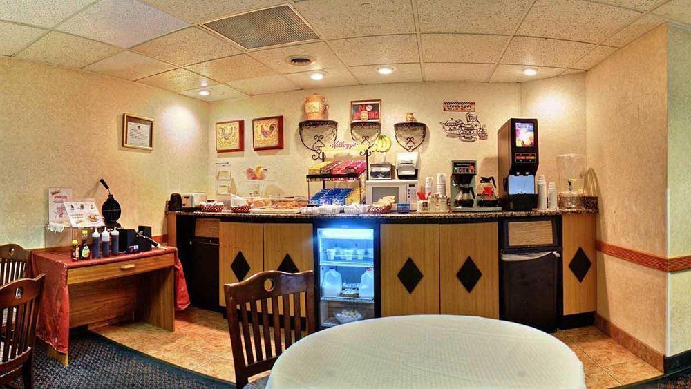 Days Inn & Suites By Wyndham Madison Heights Mi Экстерьер фото