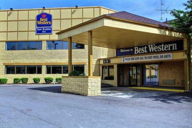 Days Inn & Suites By Wyndham Madison Heights Mi Экстерьер фото